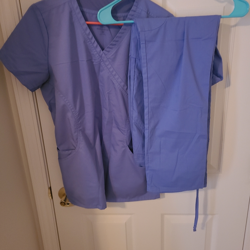 AUW Lavender Blue Women's Scrub Set